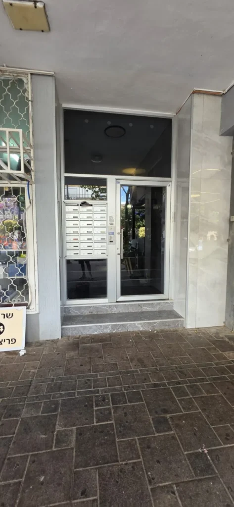 דירה למכירה הרצל פינת דולפין בת ים 1